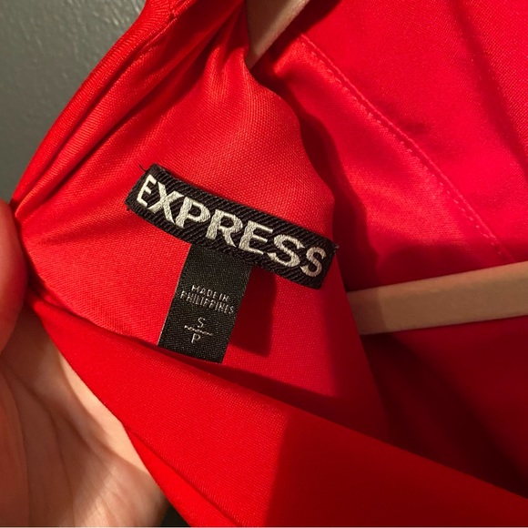 Express rouched form fitting dress - Picture 2 of 5